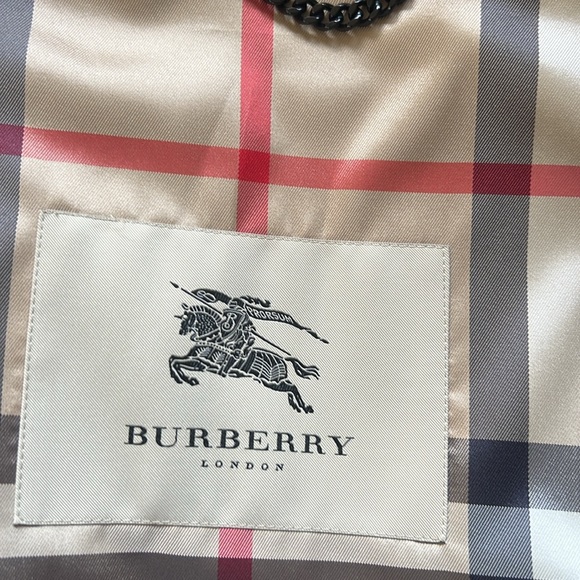 Burberry Coat - Picture 13 of 16